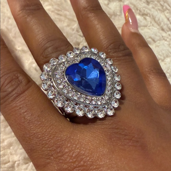 NWT Heart-Shaped Blue & Rhinestones Ring - Picture 5 of 6